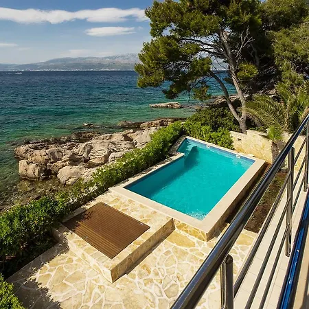 Violet & Rosemary * Supetar