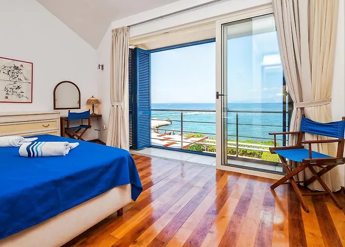 Violet & Rosemary Villa *