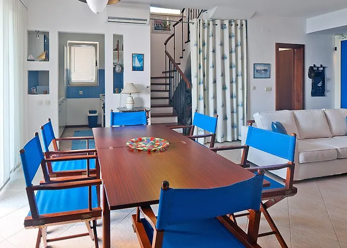 Violet & Rosemary 수페타르